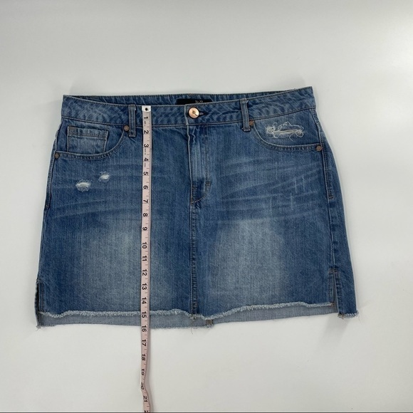 1822 Denim Cutoff Skirt - Picture 6 of 13